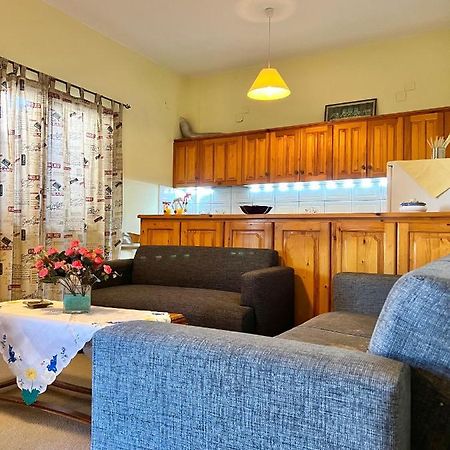 Village Apartment Маратіас Екстер'єр фото