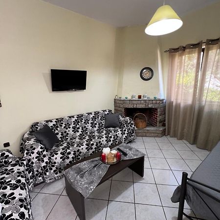 Village Apartment Маратіас Екстер'єр фото
