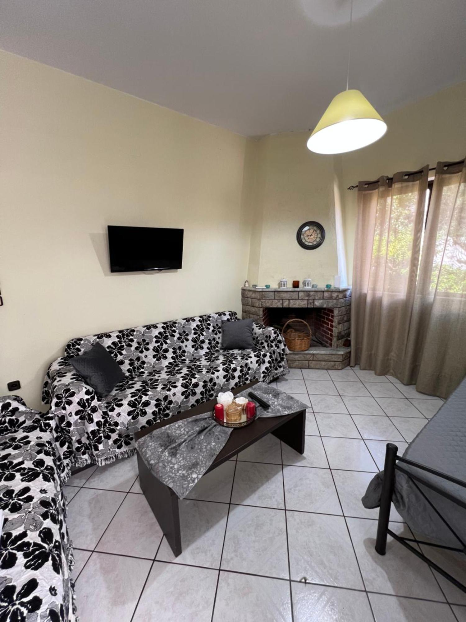 Village Apartment Маратіас Екстер'єр фото
